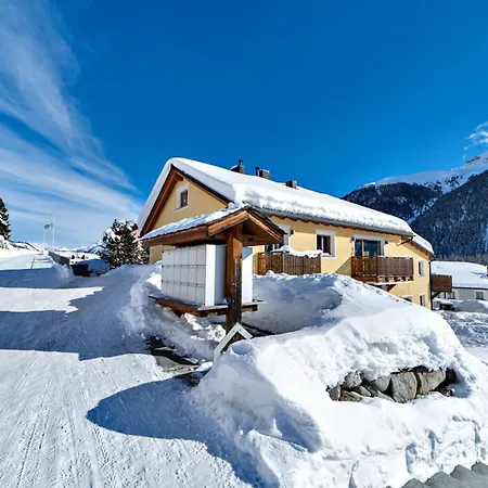 Engadina Chesa Gluna - * Madulain