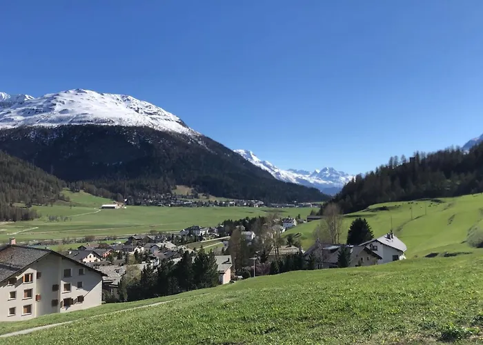 Engadina Chesa Gluna - *